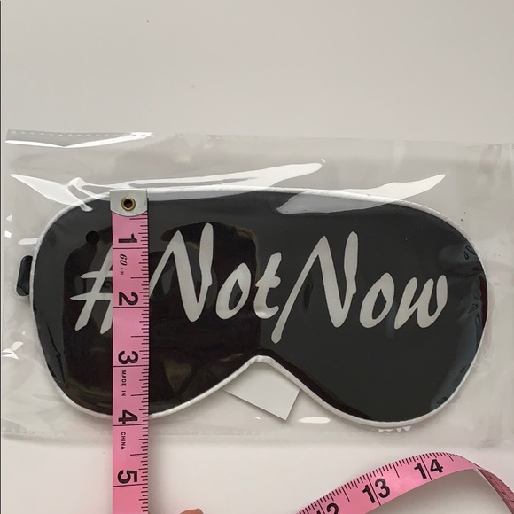 2/$20 Bundle 🍄 💯 Silk Sleeping Face Mask - Picture 3 of 7